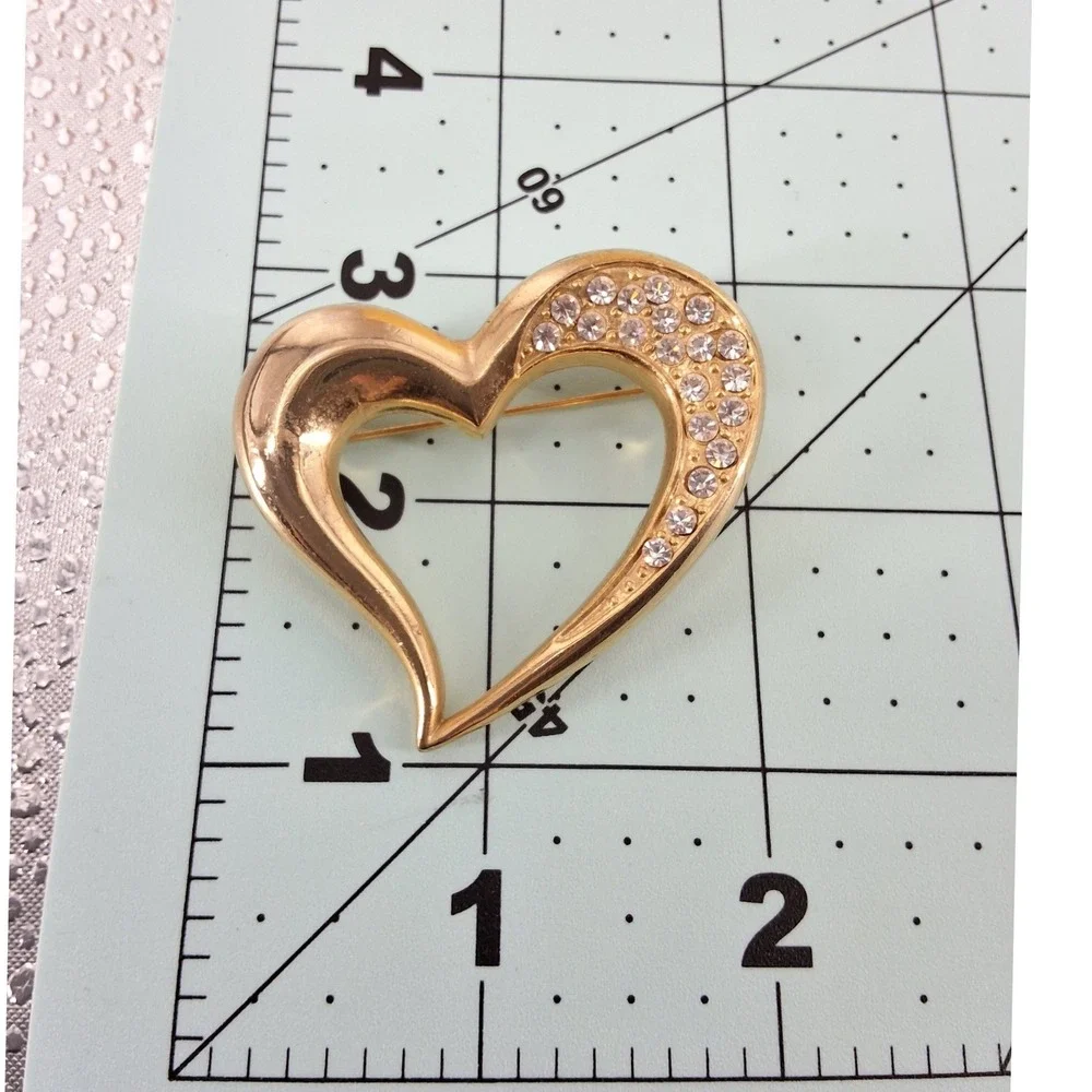 Vintage Gold‎ Tone Pavé Rhinestone Open Heart Brooch Pin 1990s Romantic